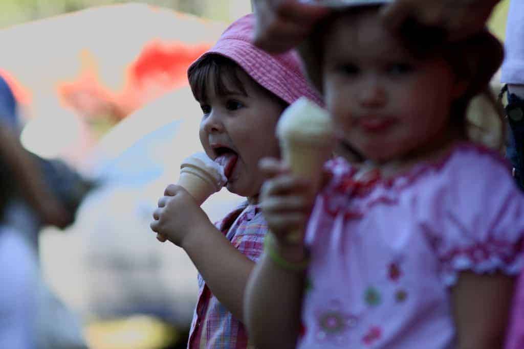 Kids eating ice cream cones