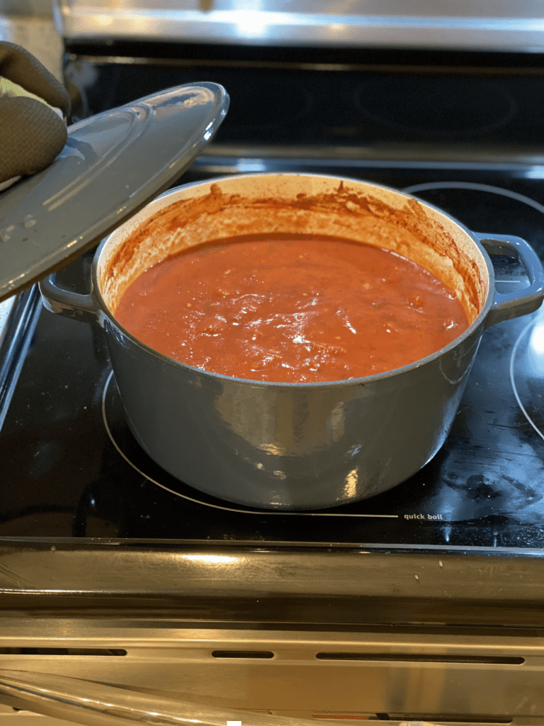 Dutch oven spaghetti sauce